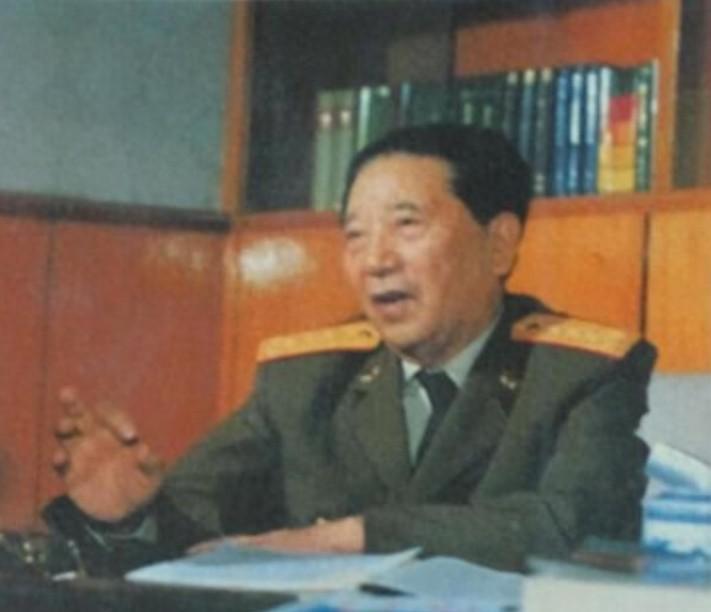 秦基伟一桩未解之谜：没来由，为何突然给素无往来的孔令华升职？“秦司令，这么调人