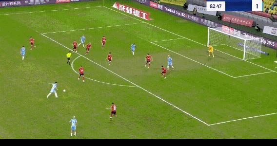何超禁区外远射破门，帮助河南客场反超成都蓉城，本赛季河南和天津一样真的成了成都蓉