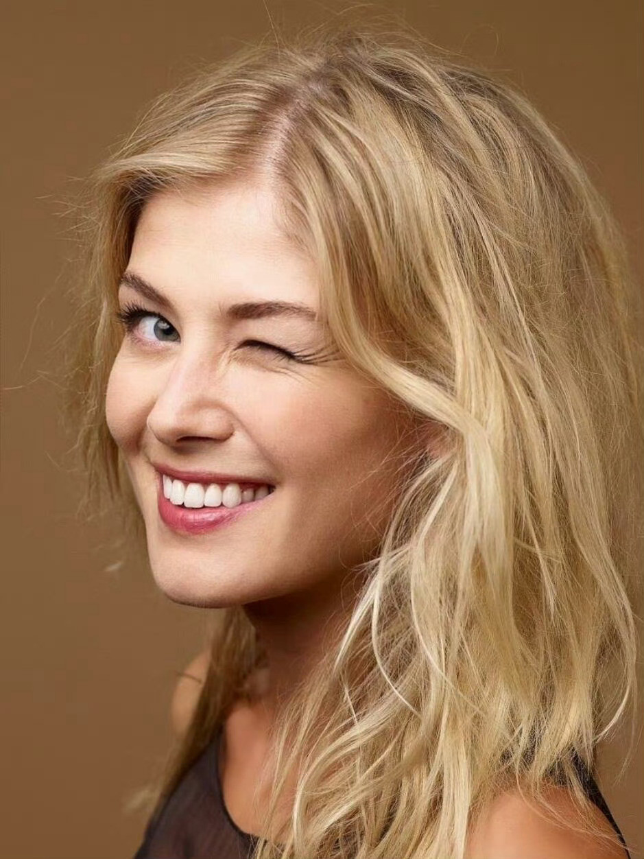 刚看完《惊天魔盗团3》，裴淳华46岁也太好看了！状态贼好，全靠自律撑着，演得也带