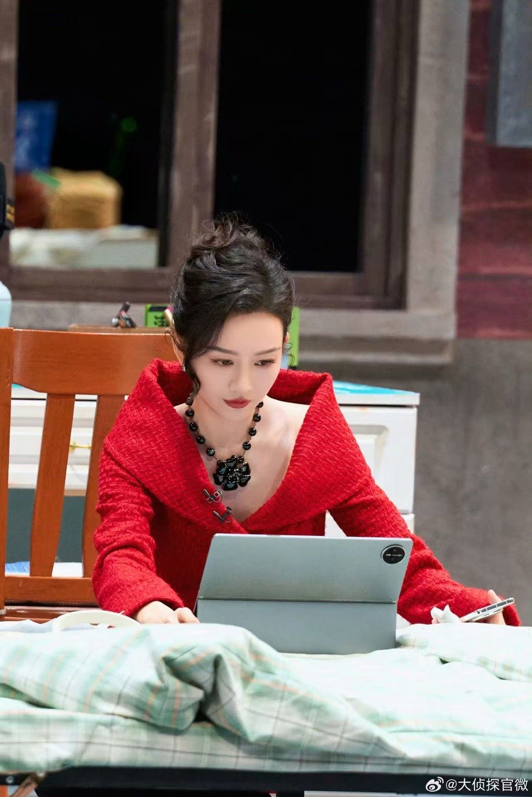 王鸥你管这叫普普通通大侦探王鸥演主妇都演出了富家太太的质感！自称普通却浑身散发