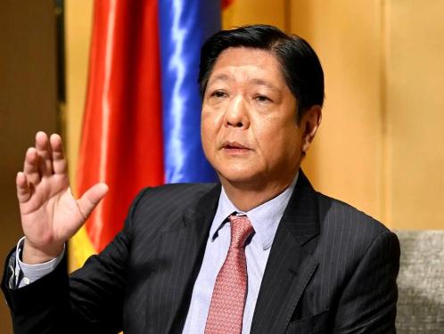 不到半月就服软？菲律宾防长跪求原谅，中方为何冷漠到底？ 2026年7月，南海