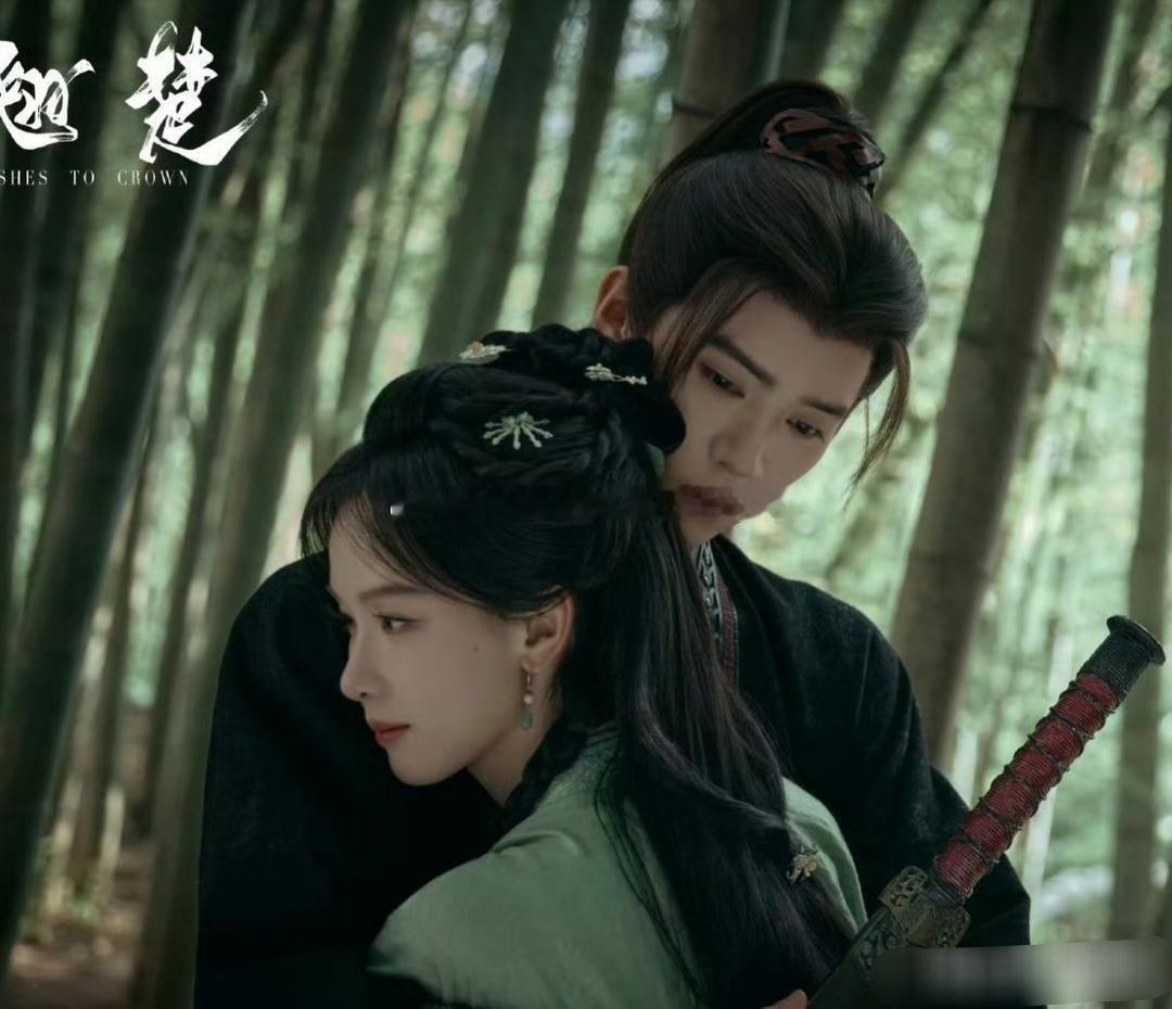 陈都灵粉丝全平台踩男主干嘛？两人演技及格线上晃动，甚至男主稍微好一丢丢，但是这剧