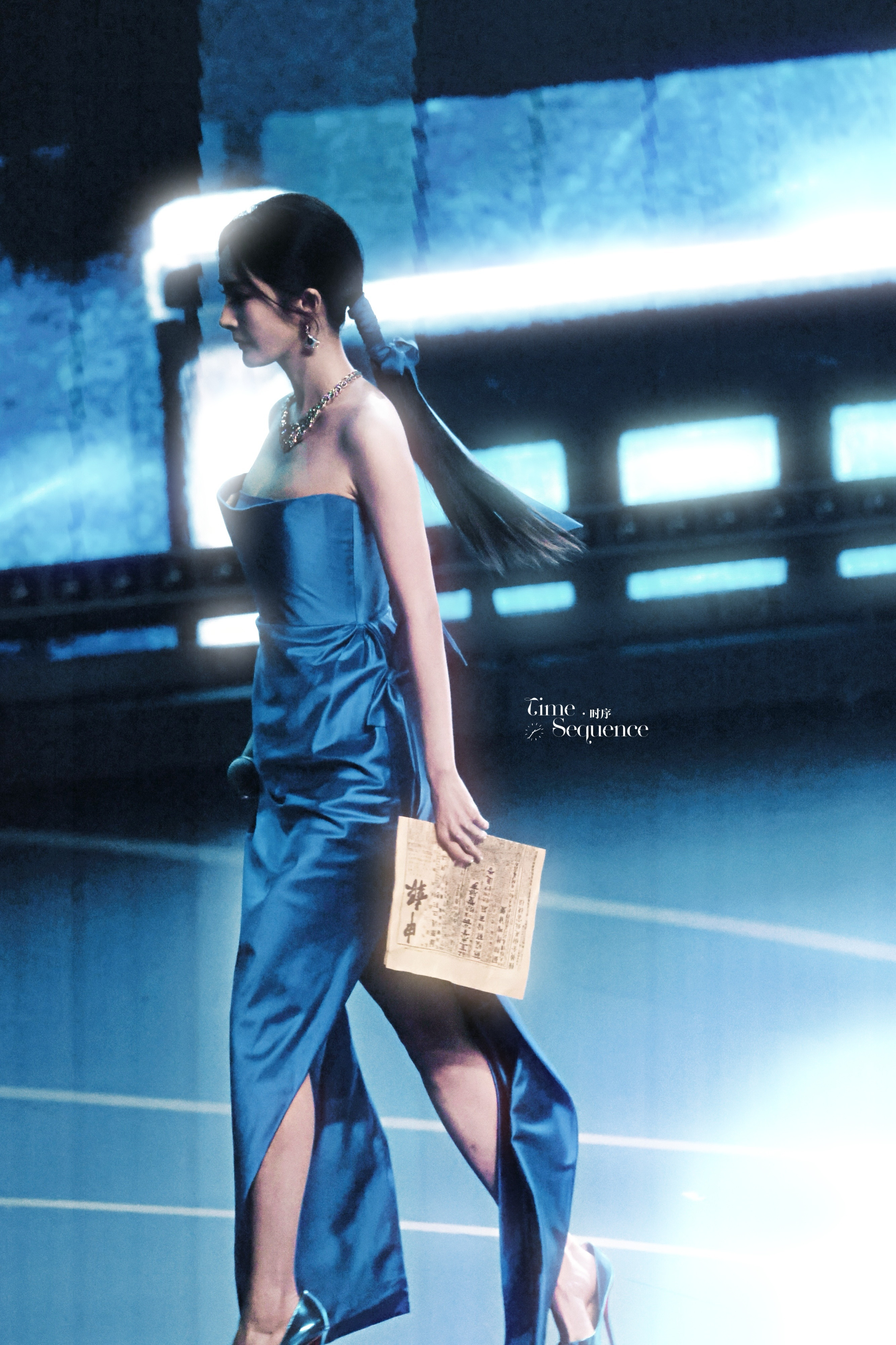 杨幂Prada上杨幂在复制粘贴的时代，你是手写的诗