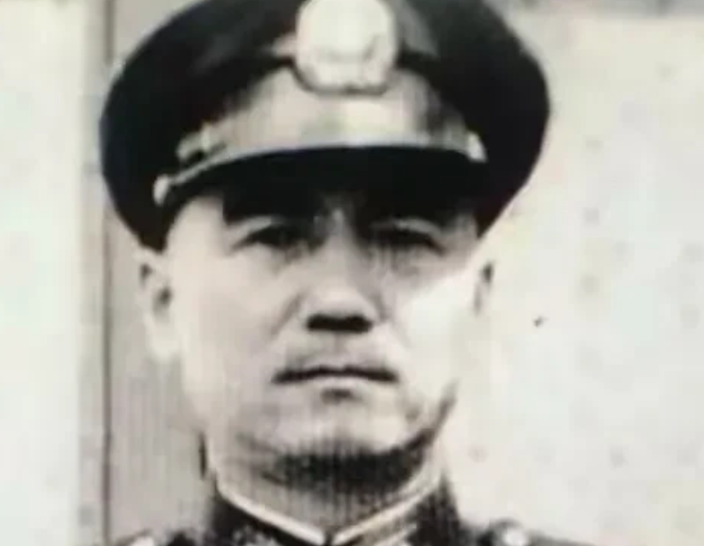 1948年7月，胡宗南让鲁崇义率30军进入太原。鲁崇义被吓得手中茶杯落地，说：“