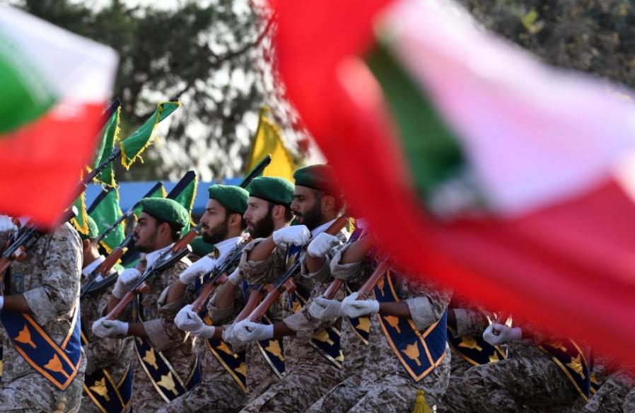 伊朗为啥宁愿给美国低头，也不去投靠中国呢？说句实话吧，伊朗从心里就很轻视中国，所