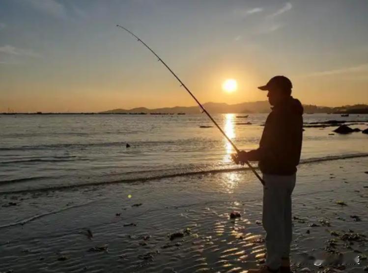 单位里的技术骨干老张，45岁，上个月提交了离职报告。大家很惊讶，因为都知道他熬