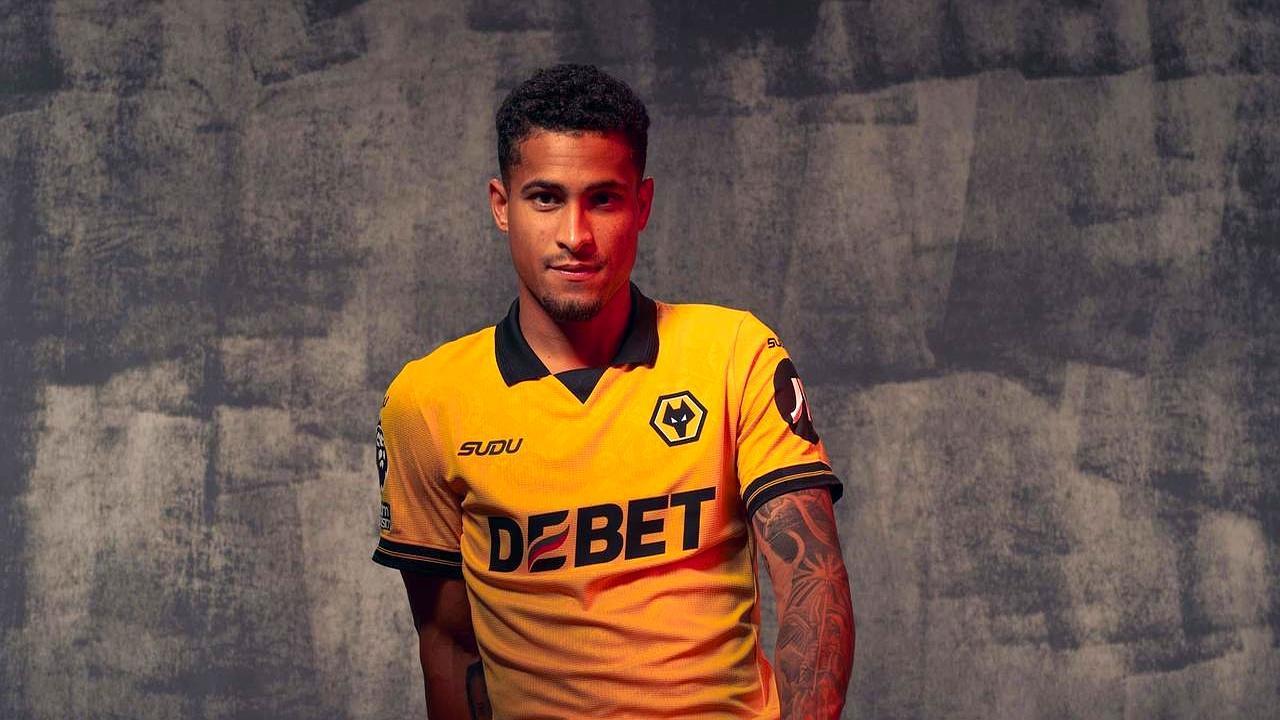 国足队长刚签约英超，却被告知：你没资格上场。刚签完5年长约，人还没进狼队训