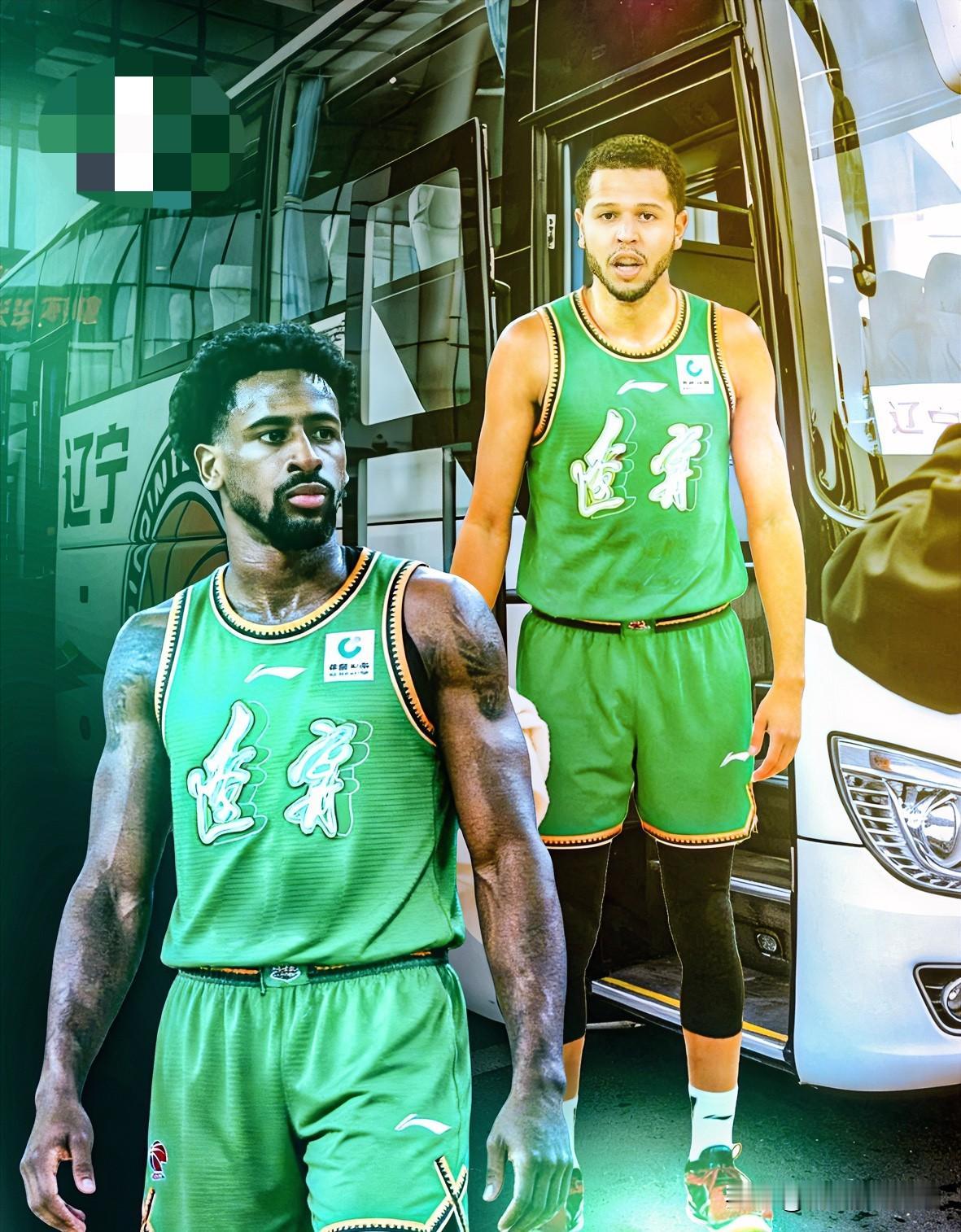 看到辽宁男篮一下引进2名后卫外援我真的绷不住了不是外援能力的问题，而是球队