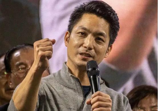 韩国瑜被中天记者追问他：725上凯道大游行，你去不去？韩国瑜嘴半天嘴里挤出三