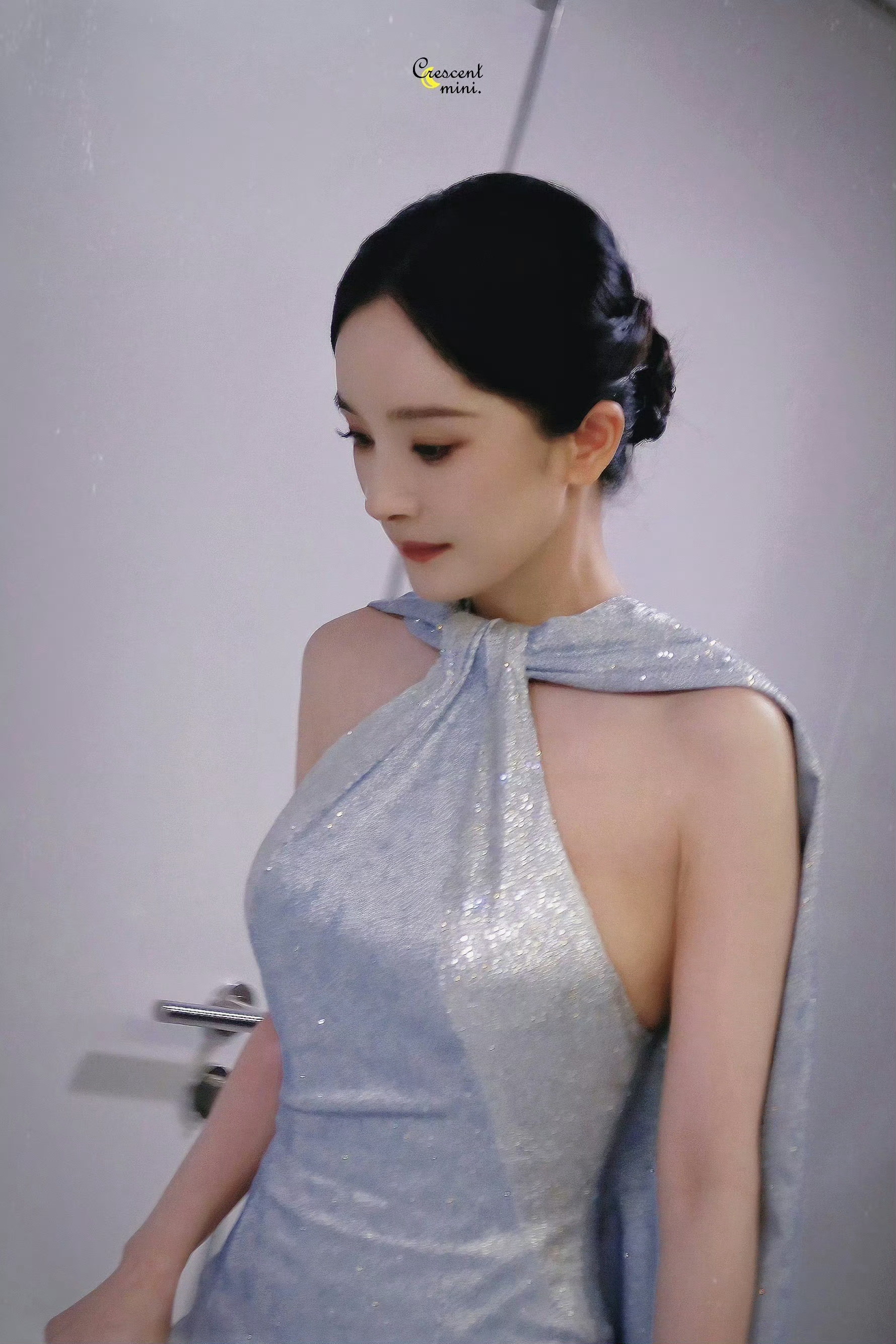 杨幂电影节造型