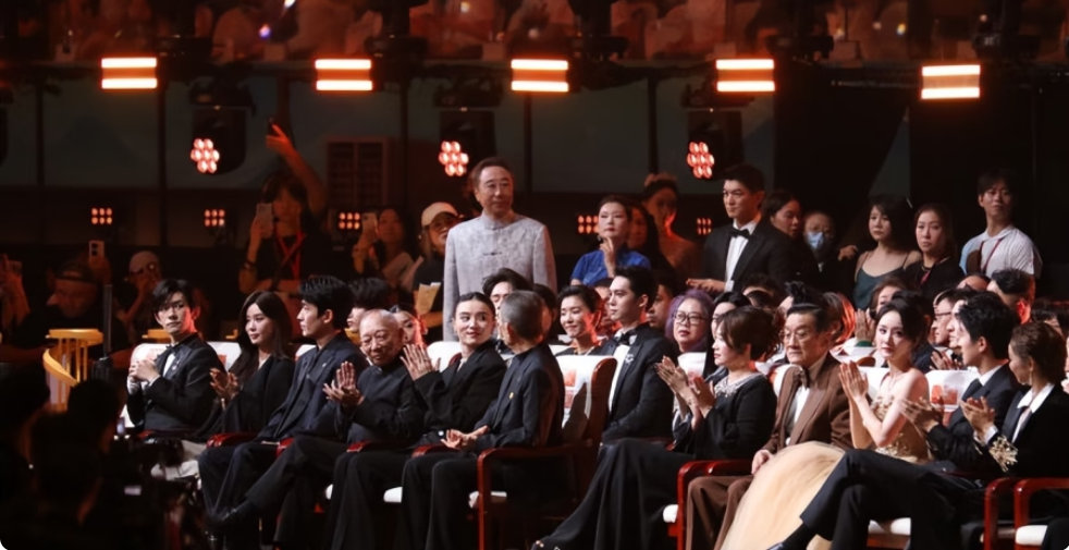 159亿《哪吒》获奖被孤立，官媒终于下场：张艺谋的人情很重要吗