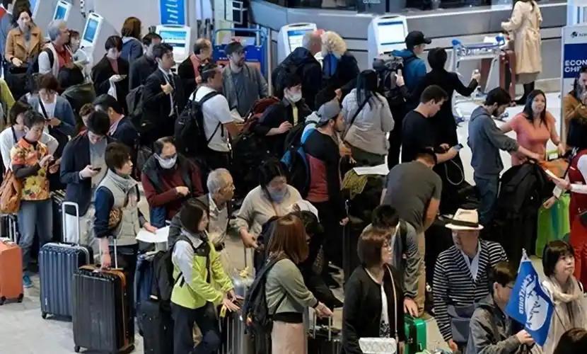 🌛赴日航班大幅取消、游客量暴跌六成，日本逆势暴涨签证费，为何仍有30万国人