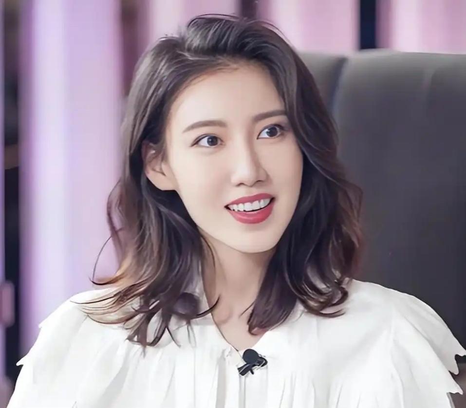 谁能想到，《知否》里那个把一屋子人算计得团团转的“林小娘”，戏外当妈竟然这么开明