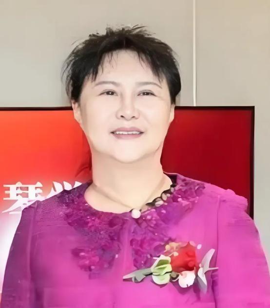 西安市政府原副秘书长郭艳文被查，又是一起退休后被查处的典型案例。西安市纪委监