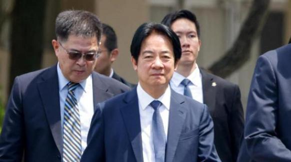 台独"分子赖清德发表声明，6月30日，台军各院校举行联合毕业典礼，赖清德也赴