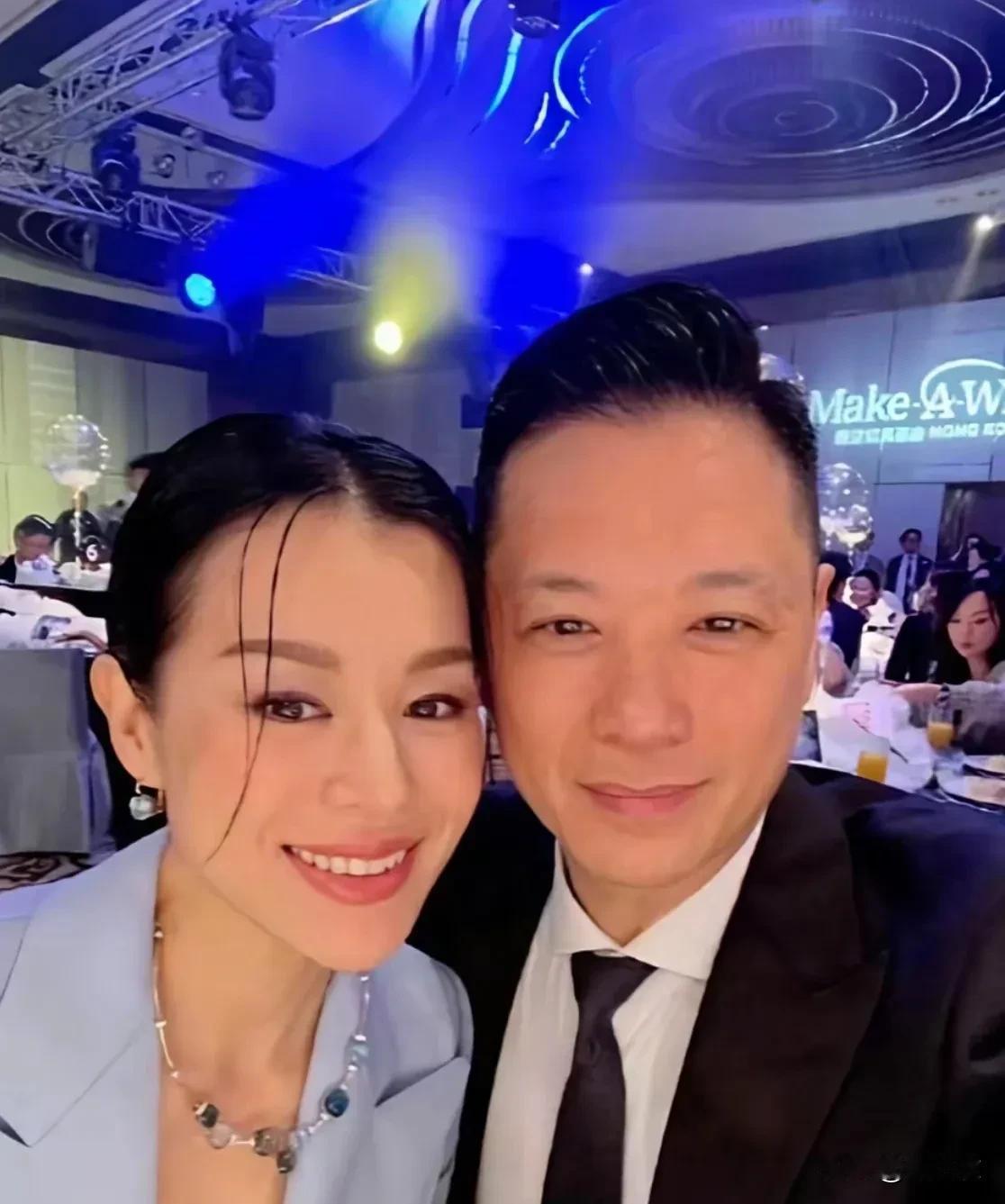 胡杏儿的老公是夜店老板，所以如果胡杏儿要求他规矩，感觉自己的要求都很傻。不过