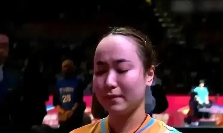 伊藤美诚在2025年WTT横滨冠军赛女单1/8决赛中，以2-3不敌中国选手石洵瑶