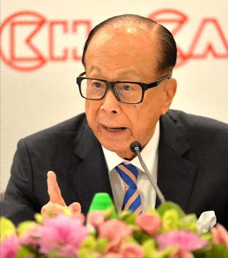 李嘉诚突然暴雷！香港廉政公署出手调查，长子李泽钜久久不敢露面，这是怎么回事？ 