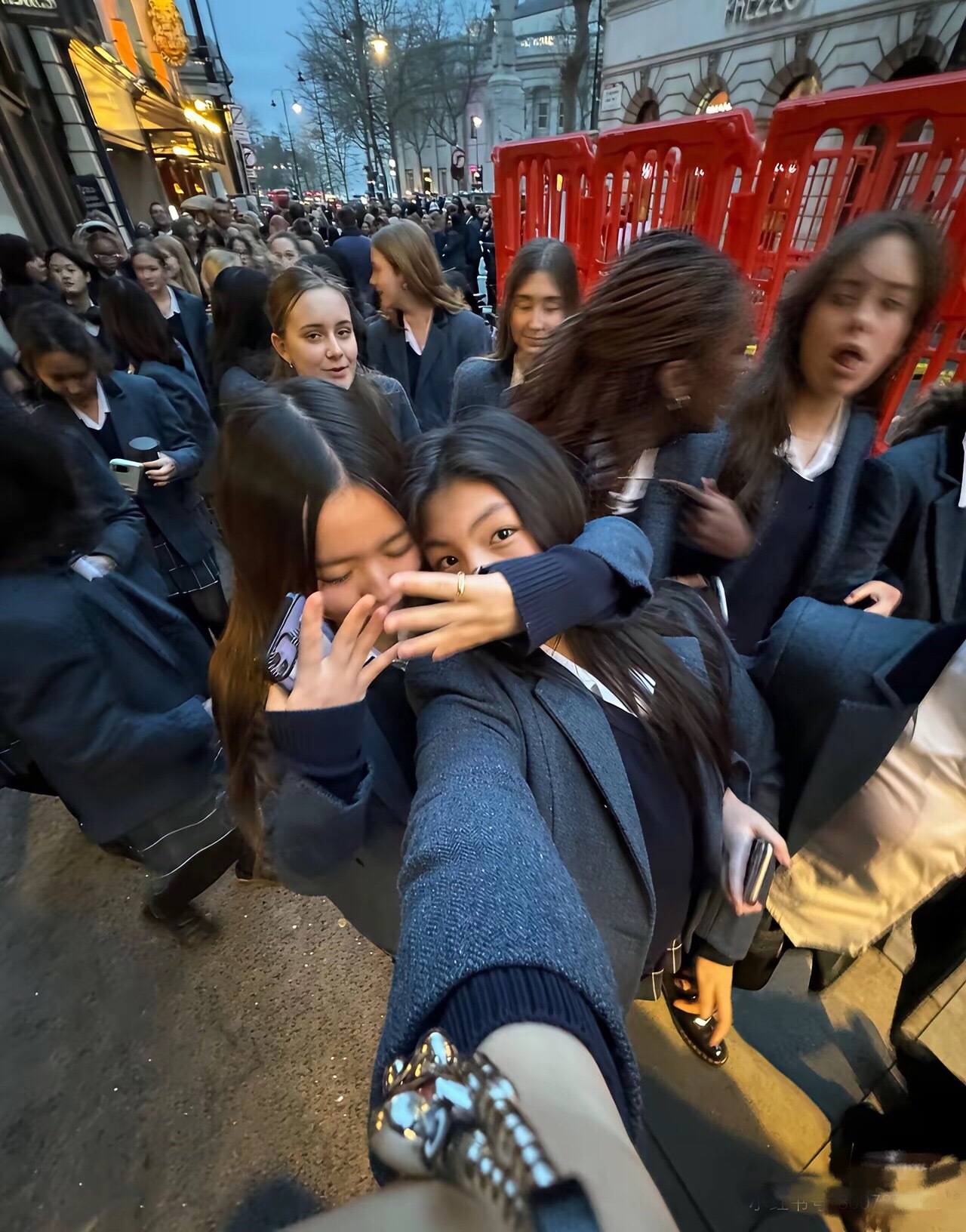 李湘曾说：我的女儿的同学一定来自世界各地，然后她做到了