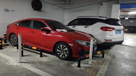 占人车位还报警？私家车位“战”上热搜！法律专治各种不服！小区产权车位被长
