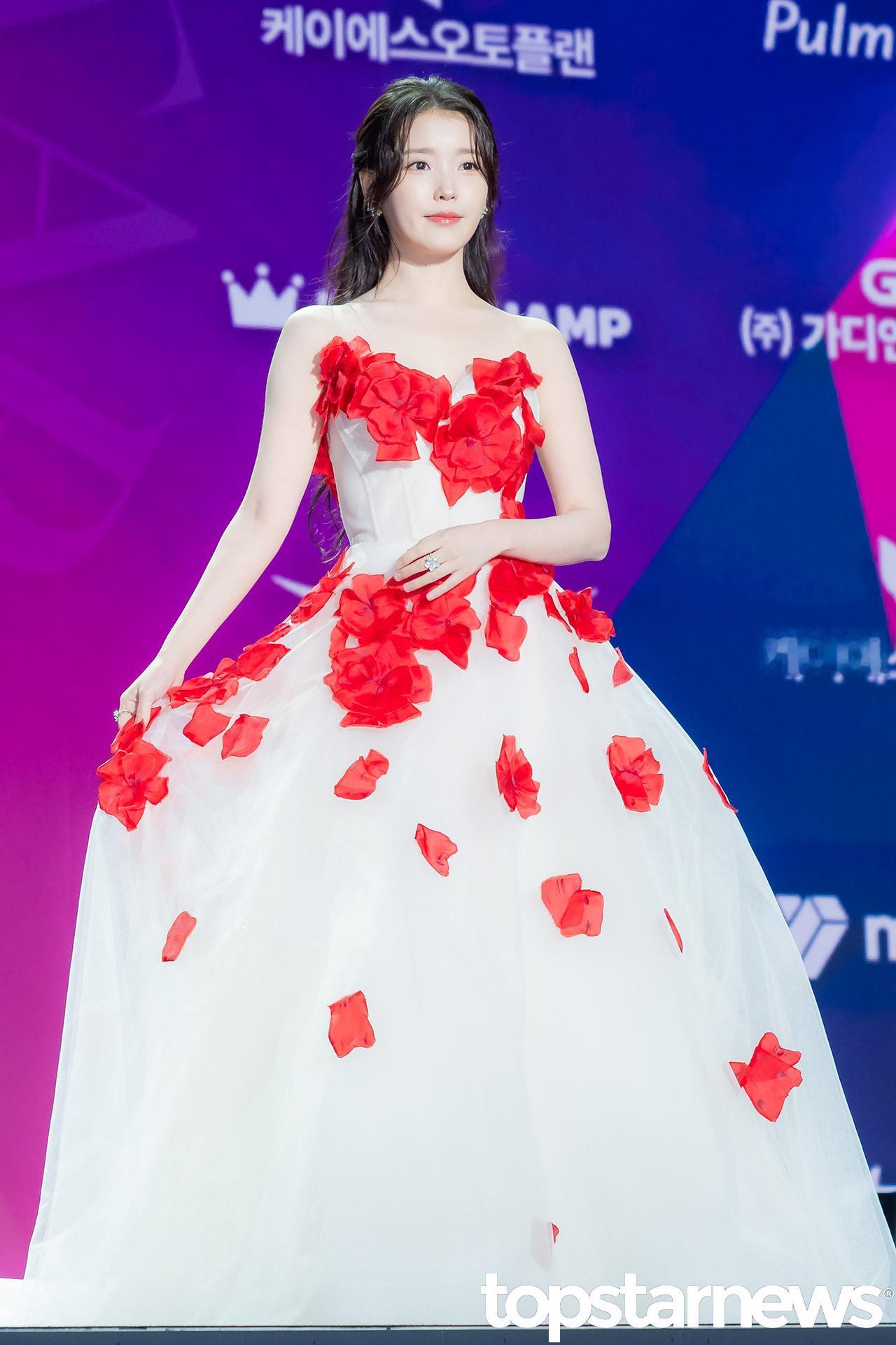 不是…怎么那么像