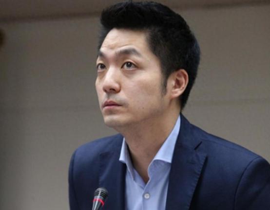 行程有变，蒋万安将提前返台。 蒋万安这步棋走得确实让人看不懂，距离12月27