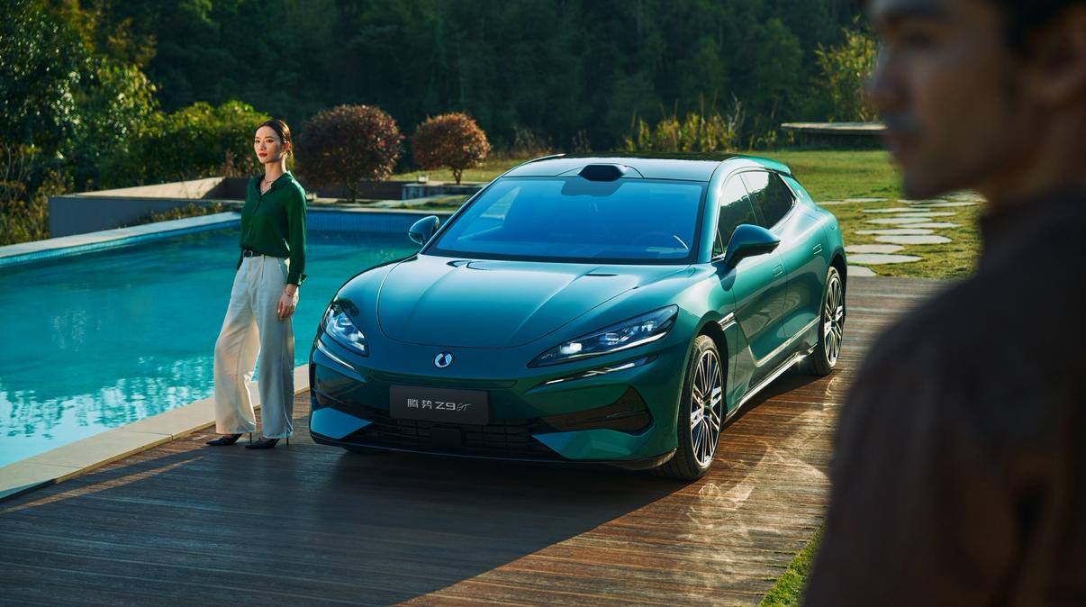 看完比亚迪新技术发布会，一直在想一个问题：当一辆车不再需要你为续航操心，旅行会发