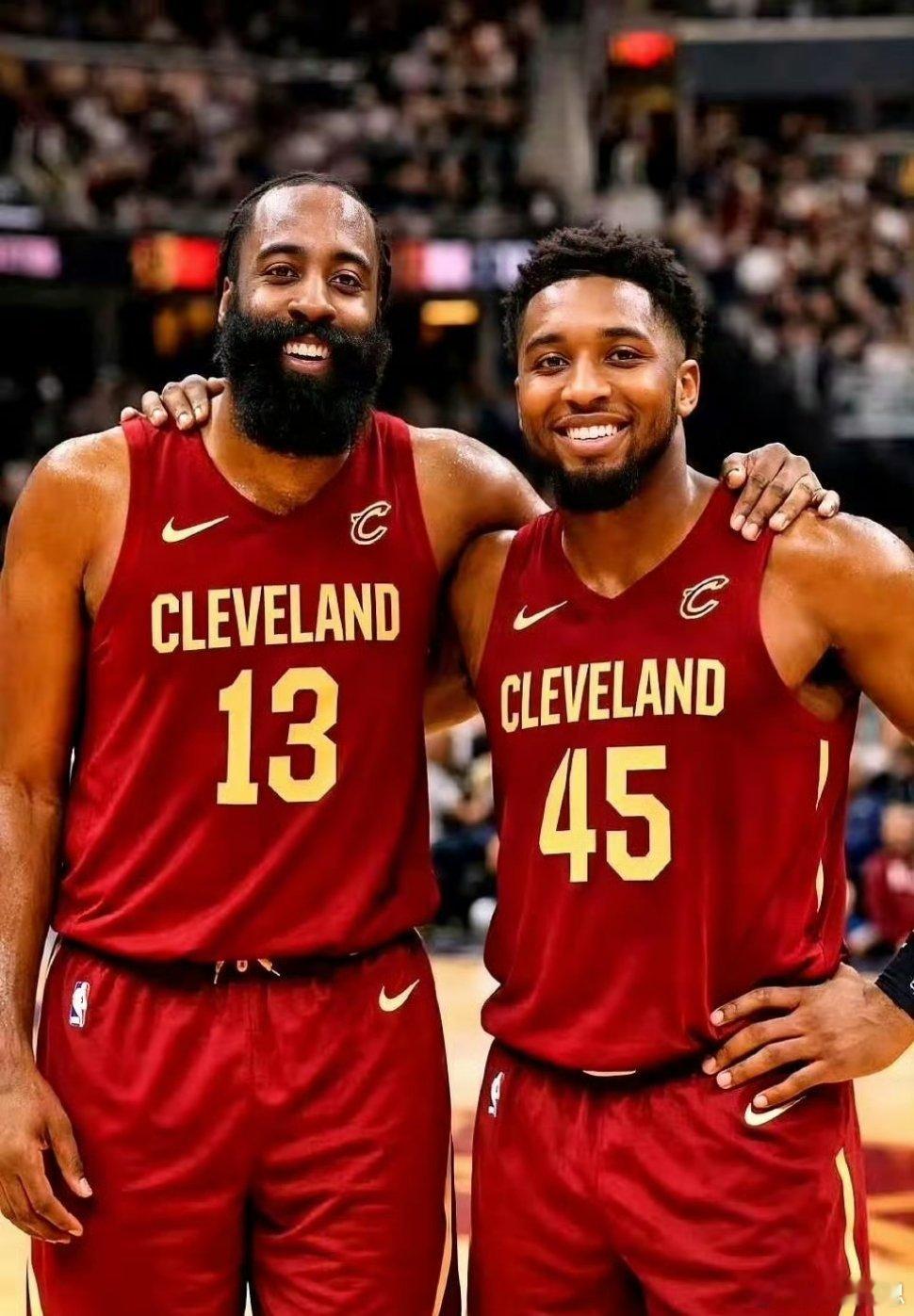 骑士更衣室炸了！教练把话挑明：哈登和米切尔，你们俩只能有一个人拿球。你以为他俩要