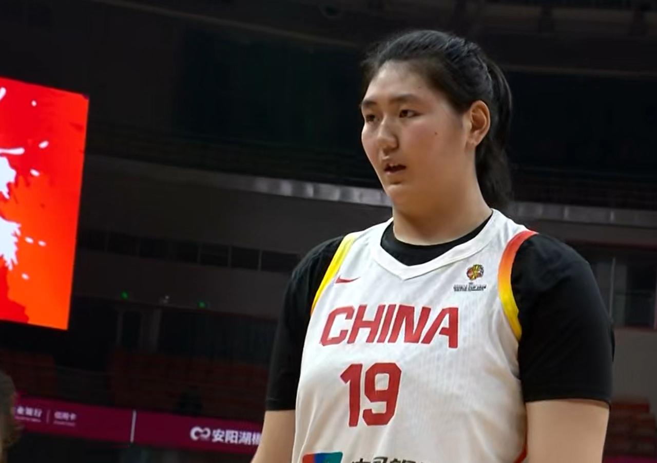 厉害，张子宇打出国际巨星水平！李月汝遇到了大麻烦世界杯预选赛，中国女篮迎来了第