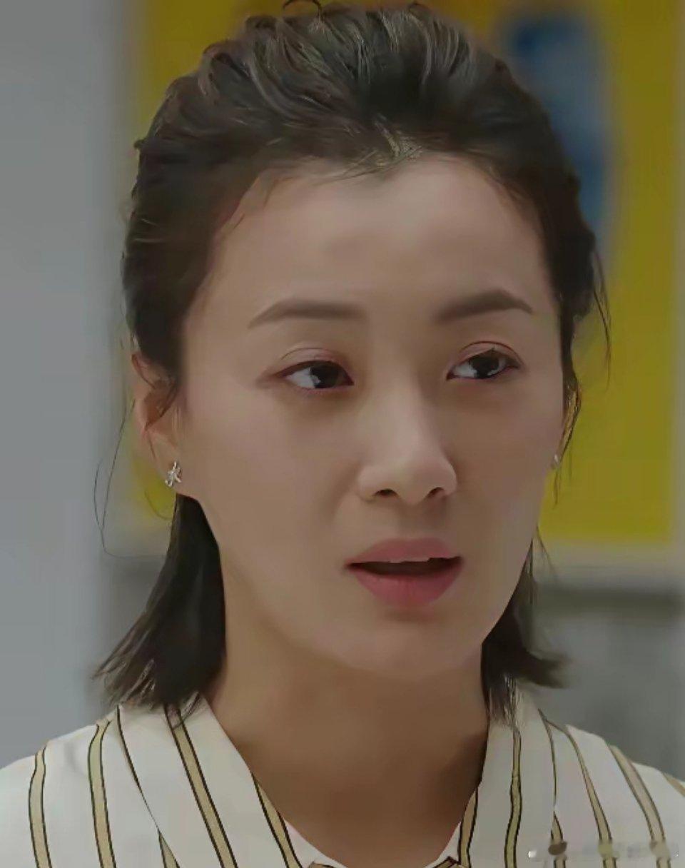 原来李小冉现在的老公徐佳宁，竟然是徐梵溪的前男友，因为李小冉感情受挫，徐佳宁给予