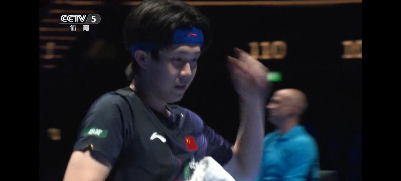 王楚钦对松岛辉空，第二局竟然打到18比16，真是太困难了。还好赢了这局，不然多半