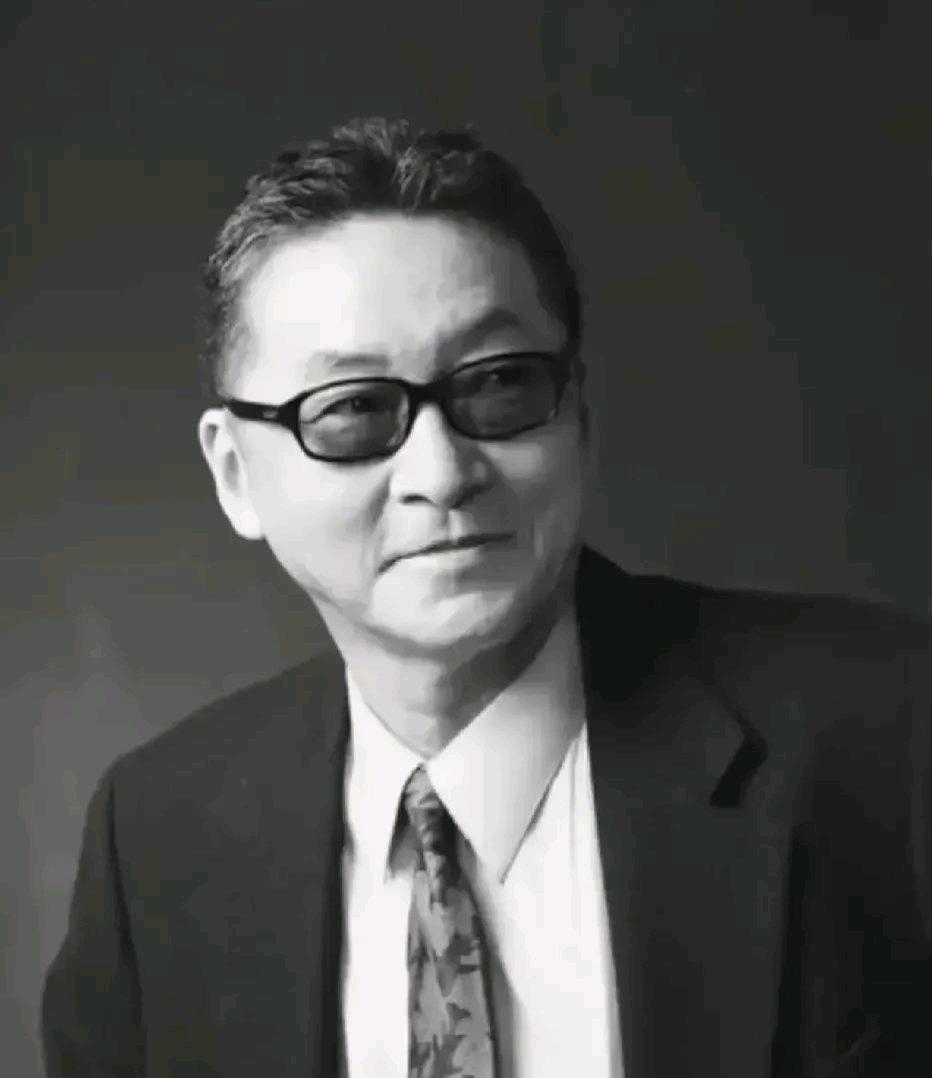 李敖曾经说：“人性是经不起考验的，我在坐牢的时候，把房子转到了我妈名下，让妈妈帮