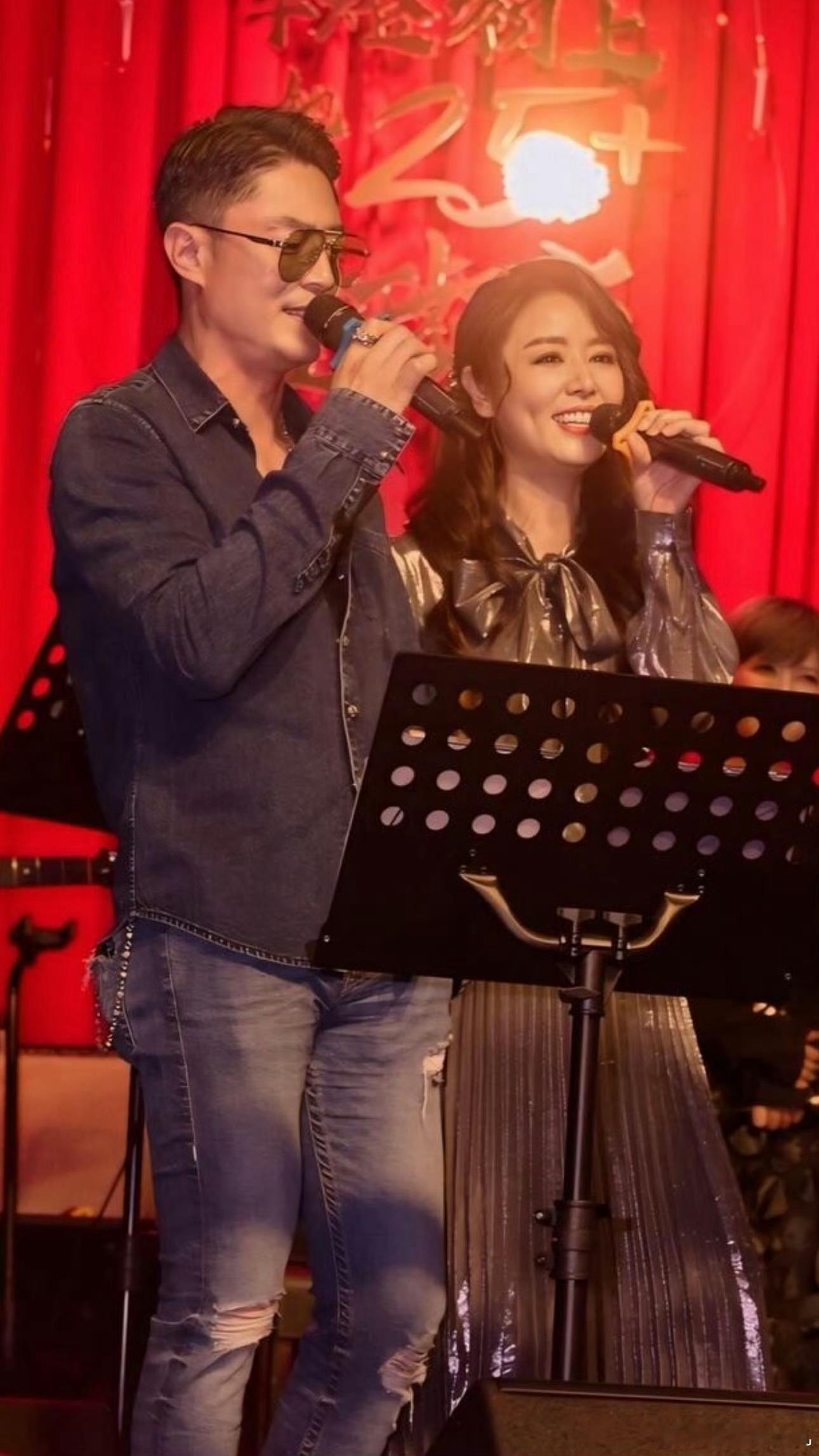 林心如办“华灯初上”生日趴，也晒了跟霍建华一起唱K单位照片，放闪咯