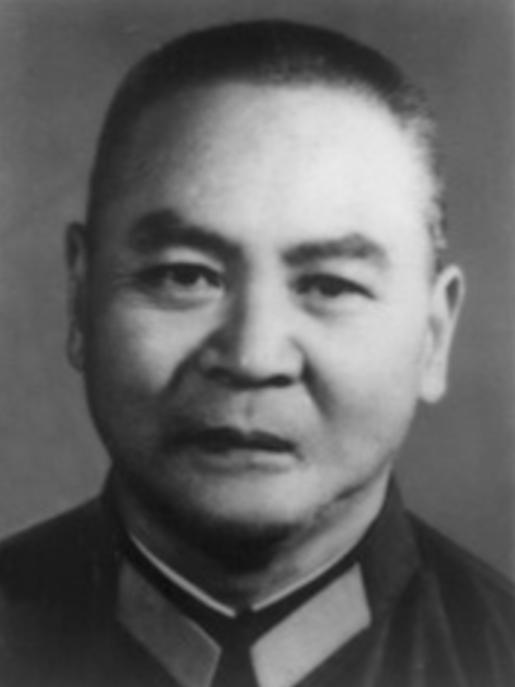 1955年全军大授衔，33岁的朱月华接过中校军衔。身边一群跟他并肩拼杀过来的老战