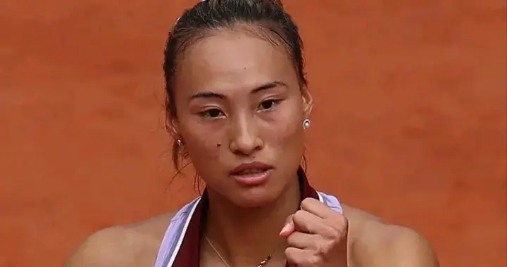 郑钦文抵达阿布扎比开启复出首战 术后精心备战WTA500赛事