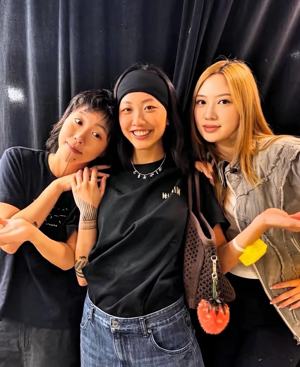 娱乐圈要变天了，星二代们势头好猛，强强联合，势不可挡。陈奕迅女儿陈康堤发行新