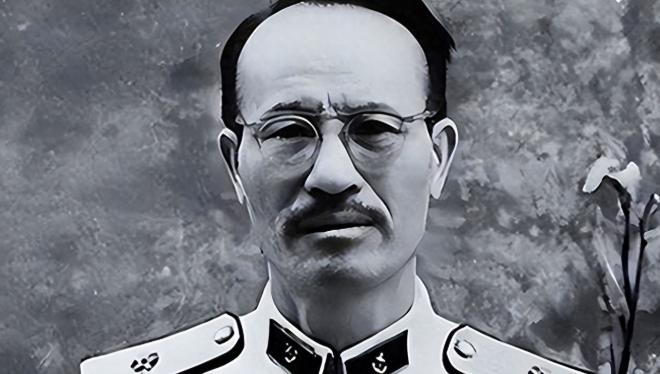 1955年，袁也烈被授少将军衔，他曾经的警卫员被授大将，学生、俘虏被授元帅，但他