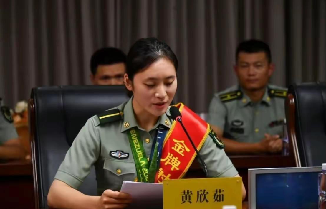 黄欣茹，女，1999年10月出生，江苏徐州沛县人，2018年9月入伍，中共党员，