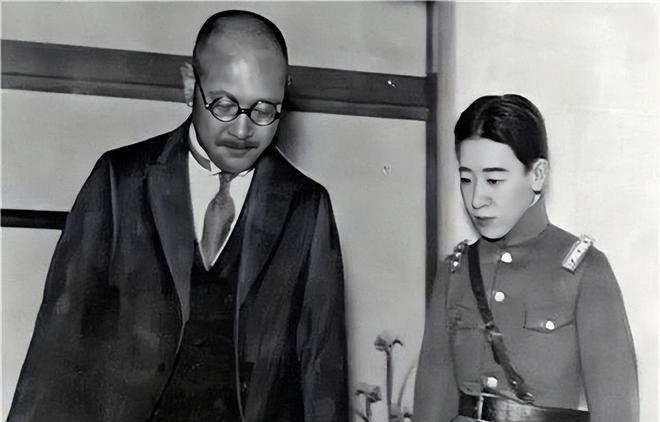 1945年，“东方魔头”川岛芳子被军统抓获，用尽酷刑，守口如瓶，直到戴笠命人扒光