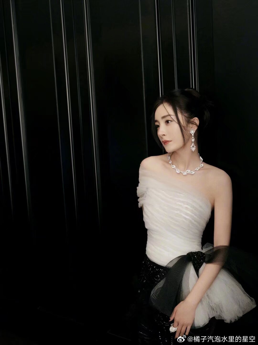 杨幂🦊杨幂misssixty全球品牌代言人“你要面对现实啊，现在这个网络