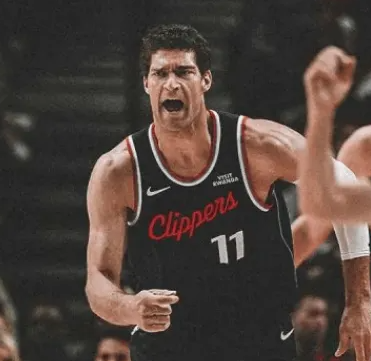 NBA常规赛，快船119-103战胜开拓者。此役后，快船连续战胜湖人、火箭、开