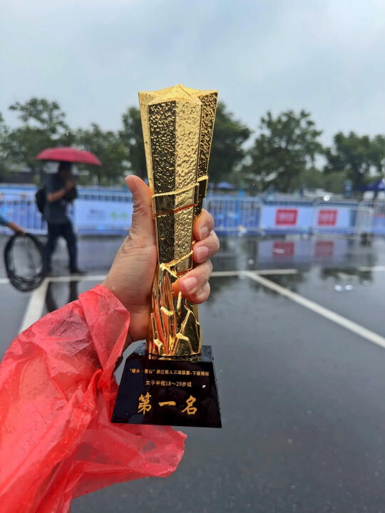 真的有被雨天铁三的魅力！🏆