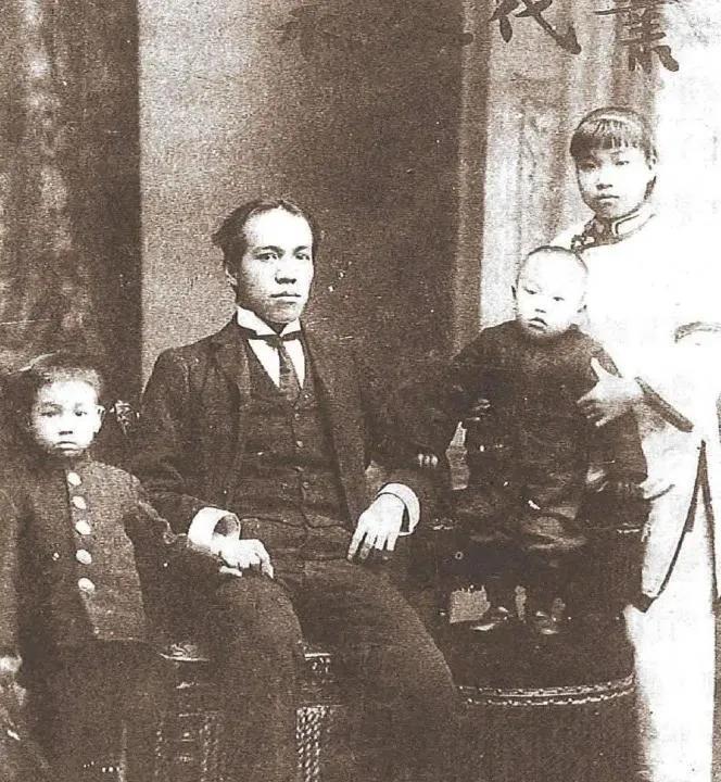 1900年，梁启超想娶自己的翻译何蕙珍，于是写信请示妻子李蕙仙。李蕙仙大方回信：