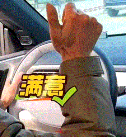 笑不活了，湖北黄石，一女子的交警男友在路边执勤检查，不料在查酒驾时，竟意外给未来