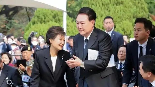 韩国选战胜负未决,亲华派突然辞职,新总统8挑1,朴槿惠已站队