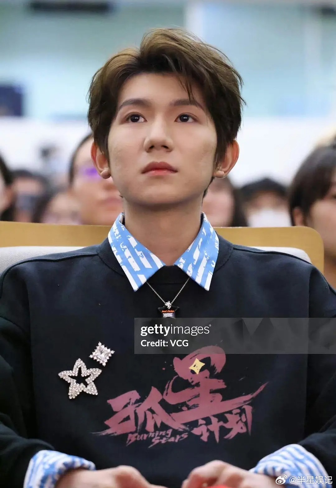 二字是做医美了吗，好久不见长这样了