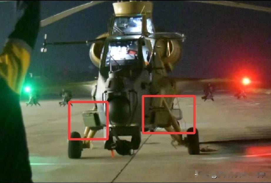 瓷砖化新武直10试飞现身，直接在盾里插了个直升机...这电够用吗，8面盾...