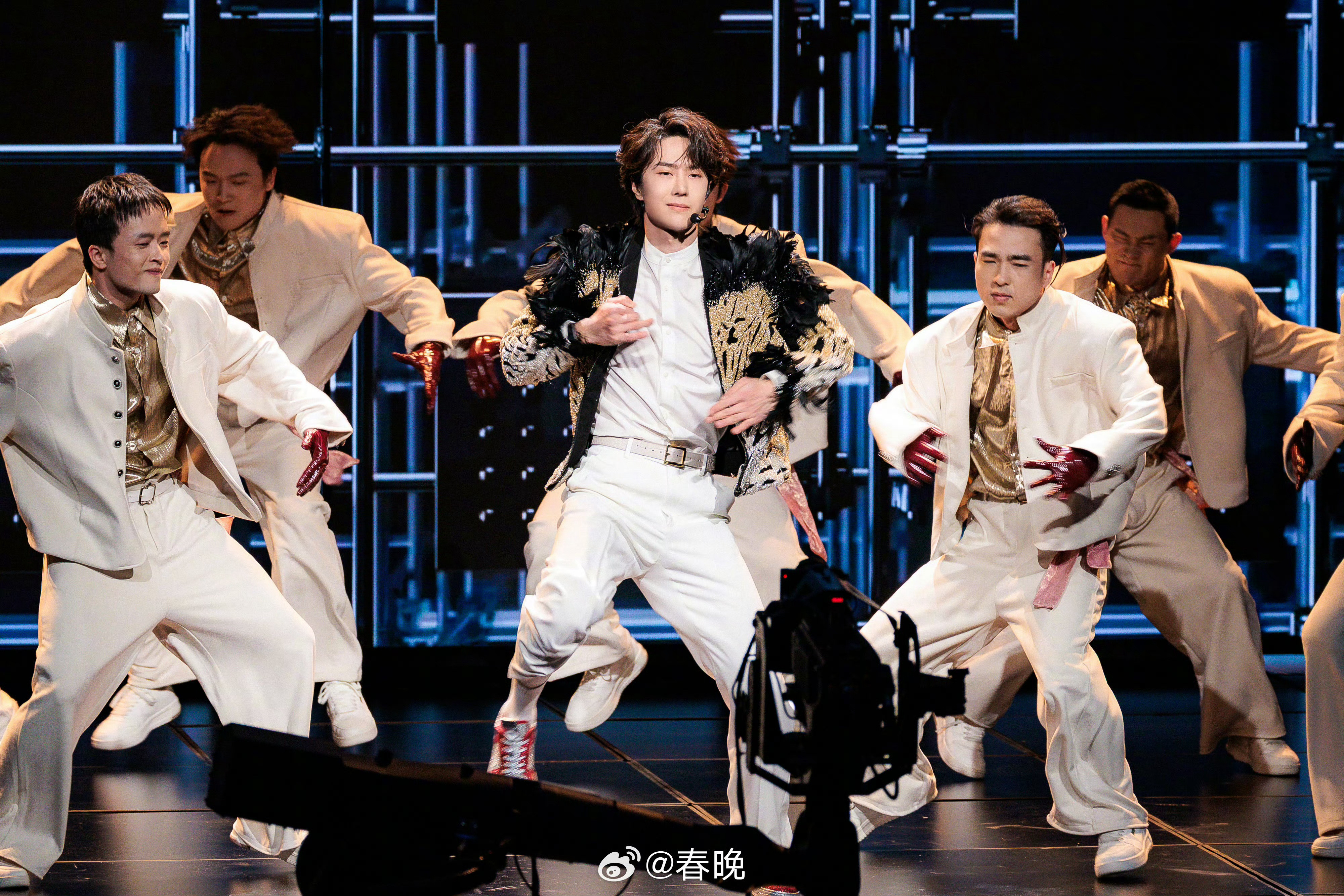 王一博聊天记录看了一下，我觉得不至于，真的不至于到了这个级别的艺人是很爱惜自己的