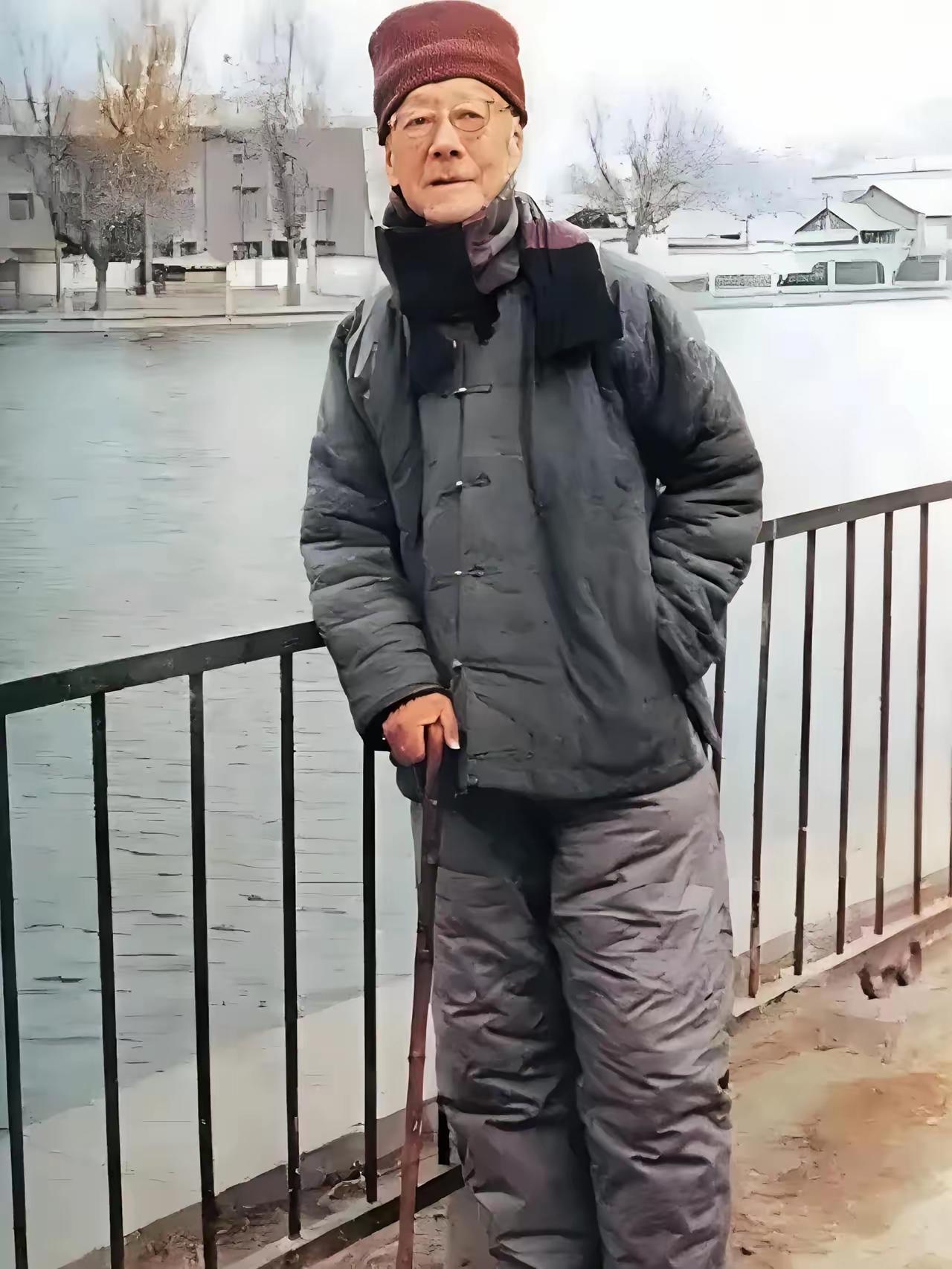 最近南博事件闹得沸沸扬扬，我好奇扒了一下，不扒不知道，一扒才发现，有一位