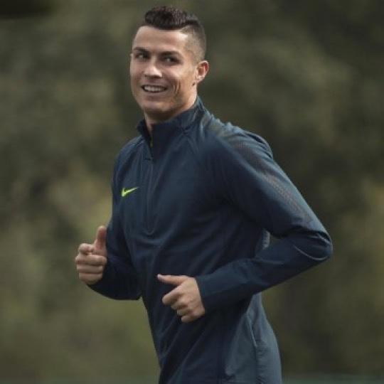 2016年，克里斯蒂亚诺·罗纳尔多与耐克签订了一份终身合同。据当时的媒体报道，他